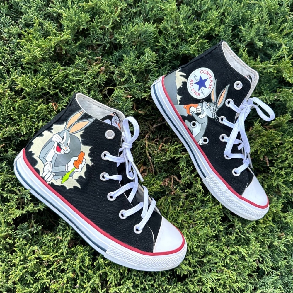 Converse Chuck Taylor Bugs Bunny 80th‎ Anniversary High Top Sneakers Kids Size 1
